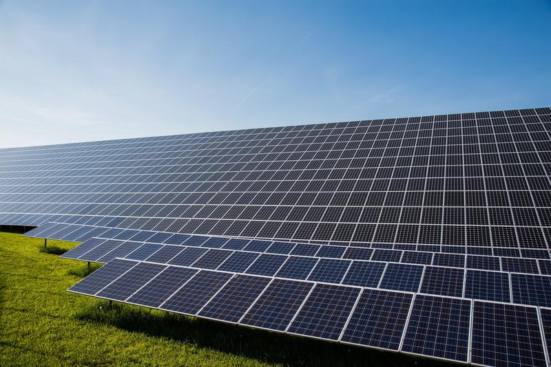 El precio de la luz baja un 57% por el covid-19