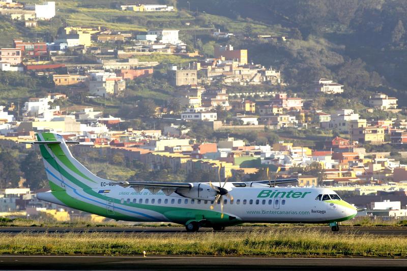 Los vuelos entre las Islas Canarias operarán al 100% el lunes