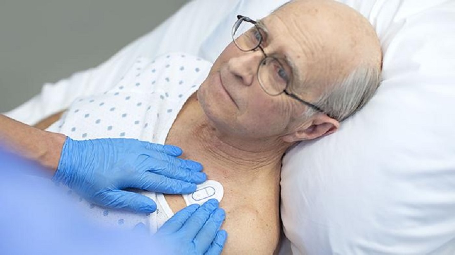 Philips lanza un biosensor portátil para ayudar a pacientes con la COVID-19