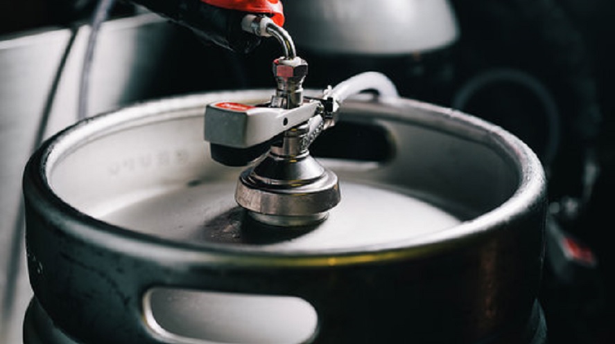Damm generará energía de origen renovable a partir de la cerveza que retire de bares