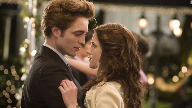 Regresa la saga de Crepúsculo: Stephenie Meyer anuncia nuevo libro