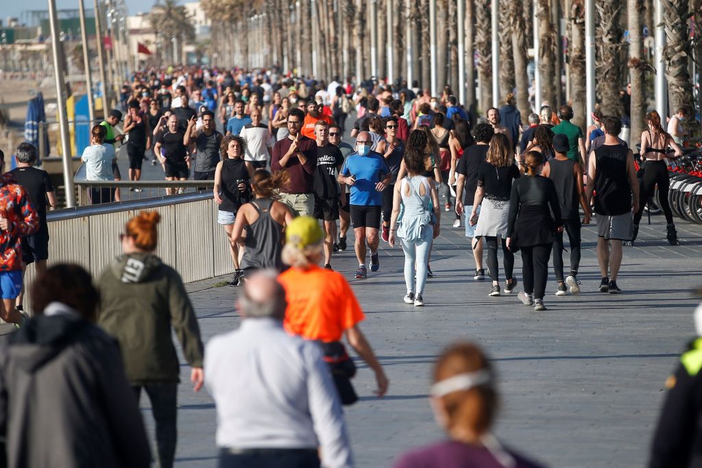 El despertar de los ‘runners’: así se han agolpado en Madrid Río