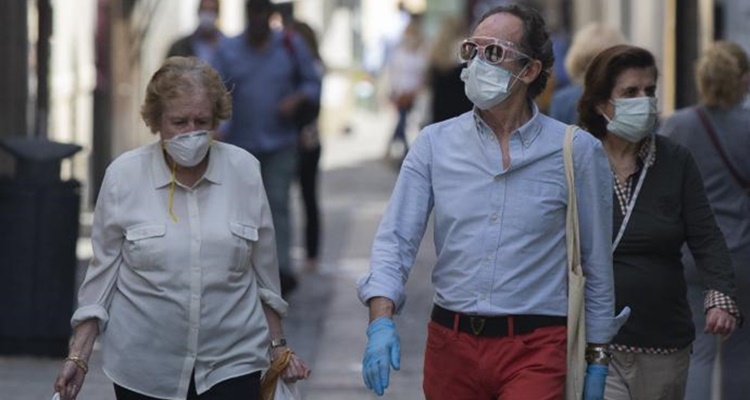 Mascarillas uso en la calle