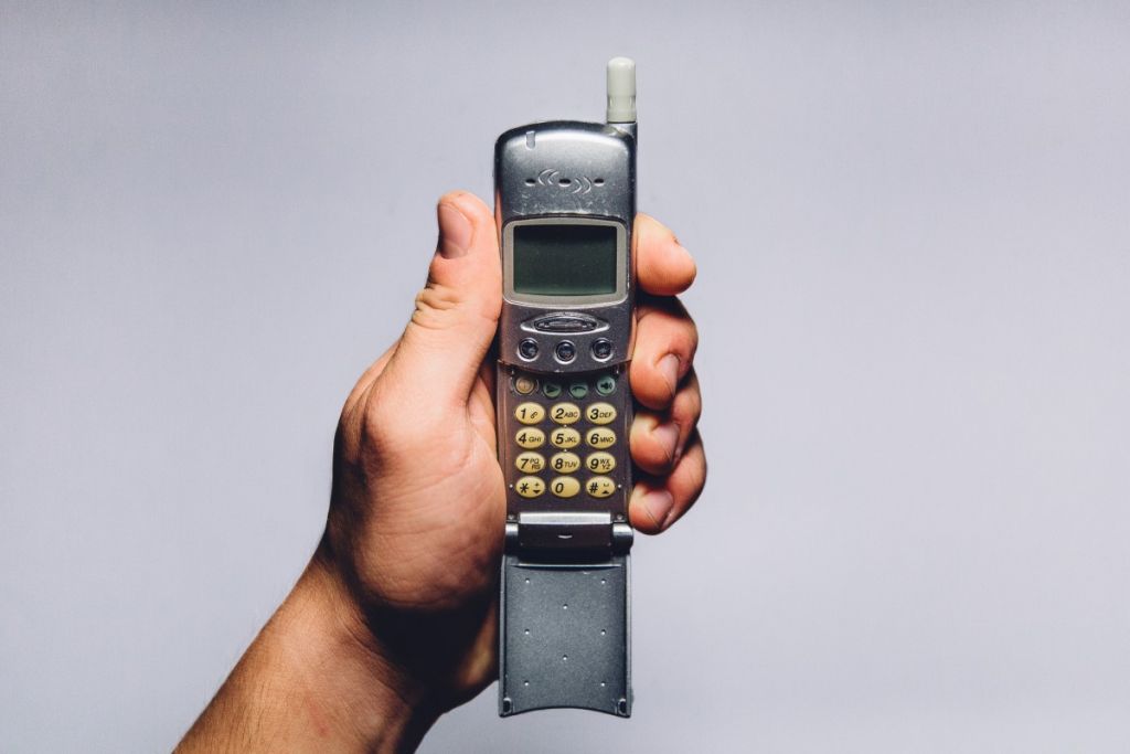 Móviles de los 90 que hoy valen un pastizal y te sacan de pobre