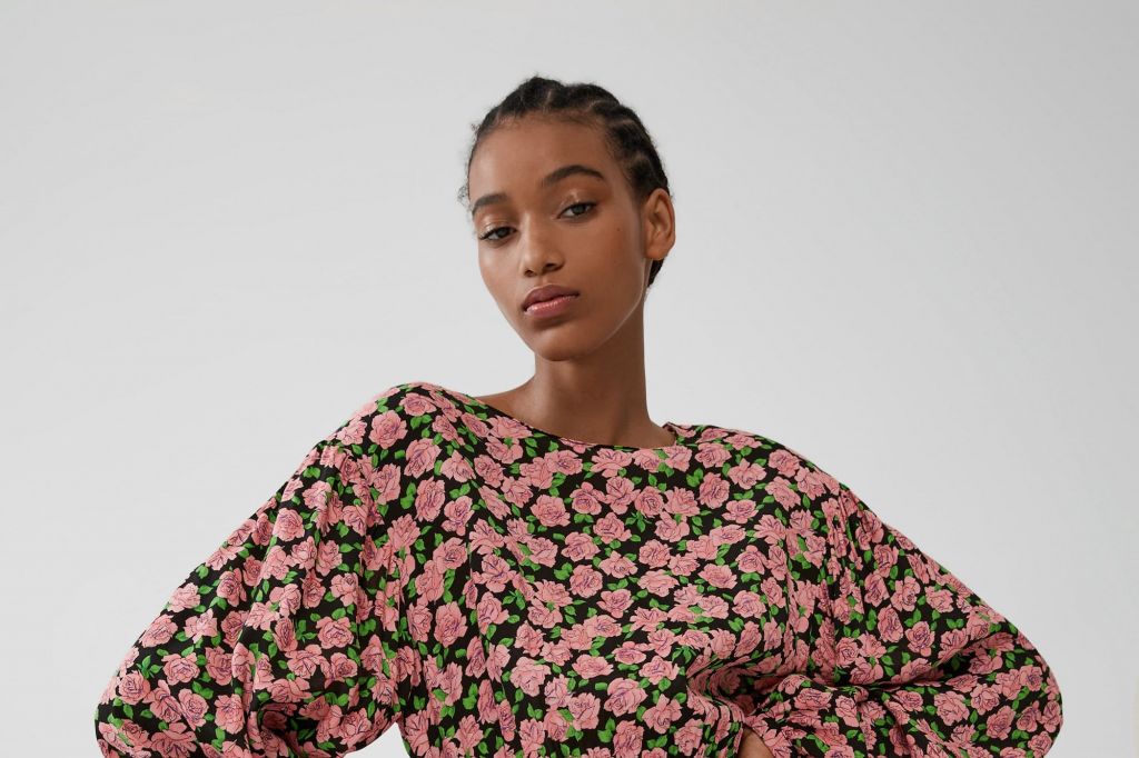 10 vestidos de H&M y Zara con los que ocultar los kilos de más