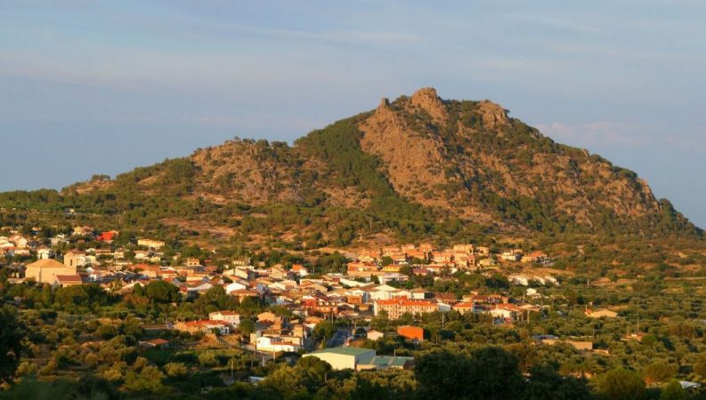 Los pueblos de Madrid con más encanto 19 Merca2.es cadalso de los vidrios