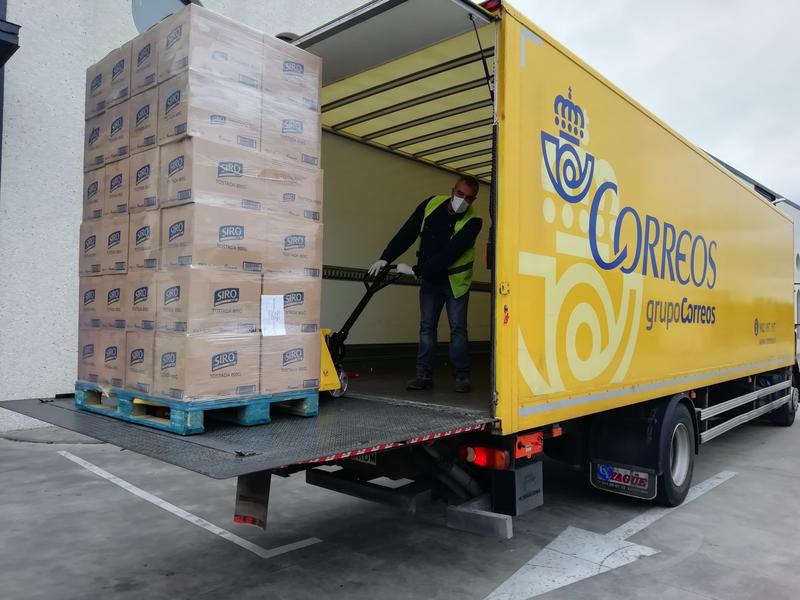 Mercasa y Correos reparten más de 75.000 litros de leche donados a Bancos de Alimentos