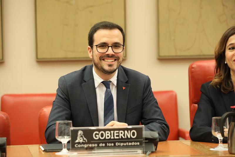Garzón dice que la nacionalización de industrias es una «herramienta disponible»