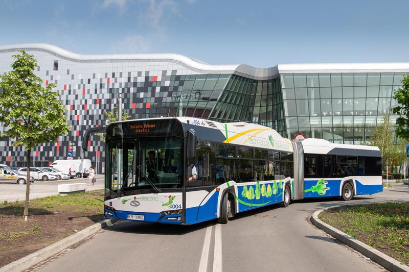 Autobuses y trenes podrán ocupar todos sus asientos desde el lunes
