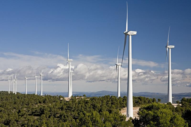 Telefónica cierra un acuerdo con Acciona para el suministro de energía renovable