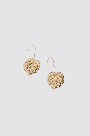 pendientes hoja relvieve zara