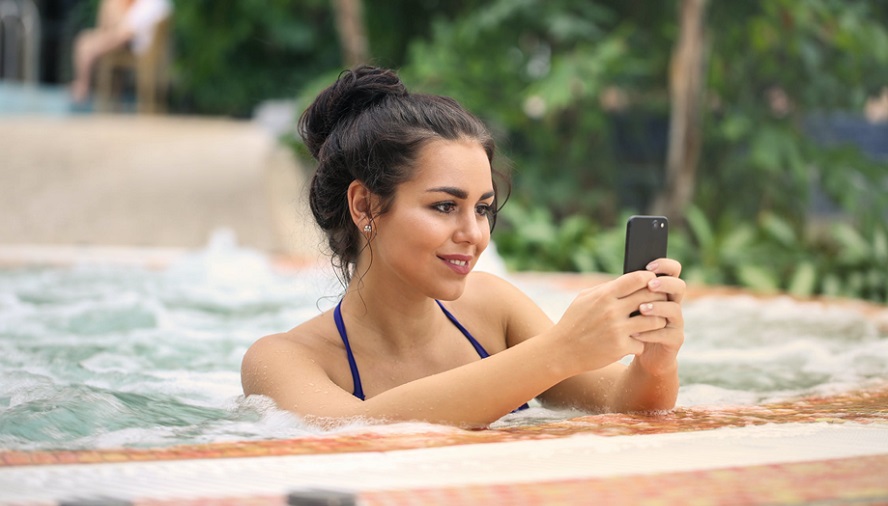 Disfruta de un baño relajante en un jacuzzi o una bañera hidromasaje y olvídate de las preocupaciones