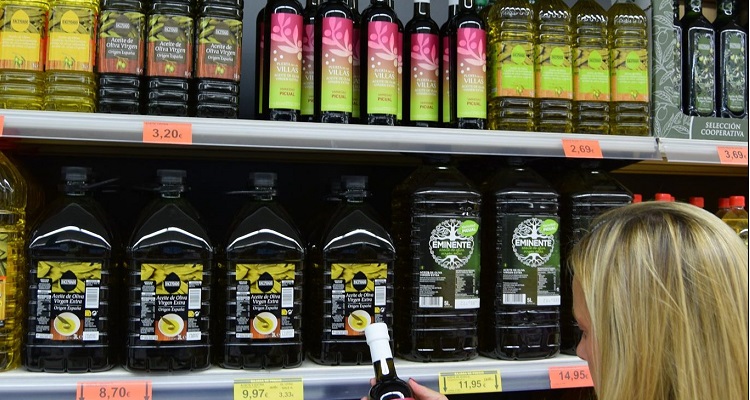 Esta es la comparativa definitiva entre el aceite de Mercadona, Lidl y Carrefour