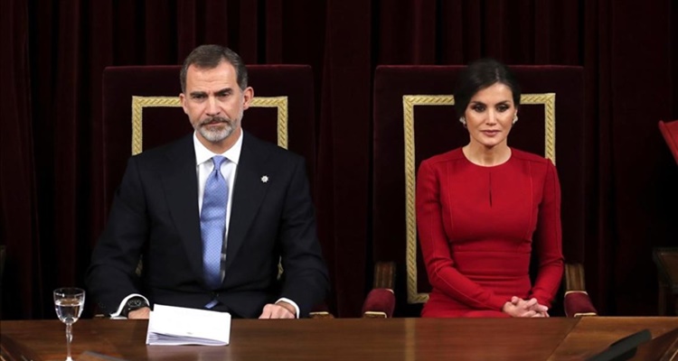Las frases más alentadoras que han enviado Felipe VI y Letizia