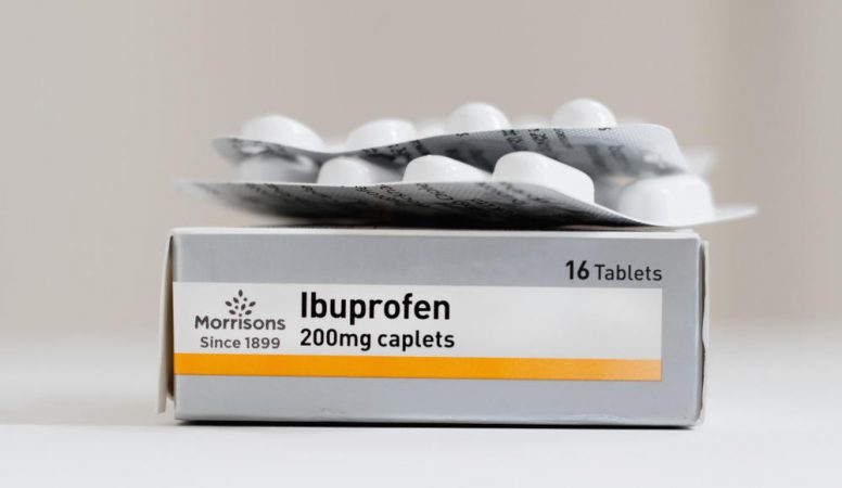 Ibuprofeno y paracetamol no son lo mismo: qué tomar en cada caso 23 Merca2.es ibupro-