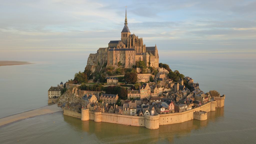 Monte Saint Michel, pueblos