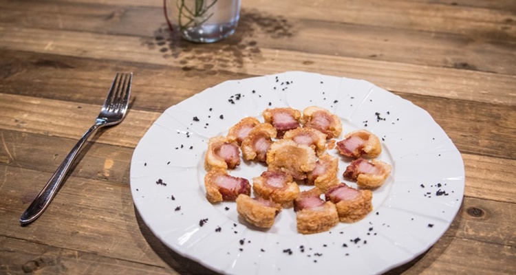 Torreznos, entrante marca de la casa