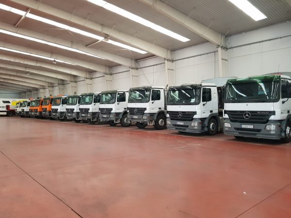 El coche siniestrado de Aznar y otros icónicos coches de Desguaces La Torre 23 Merca2.es liquidacion bienes desguaces la torre