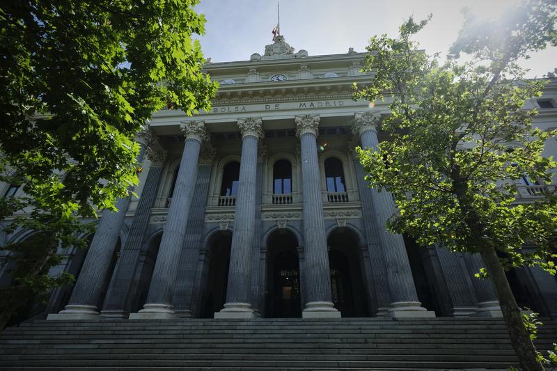El Ibex 35 abre la sesión al alza impulsado por la banca