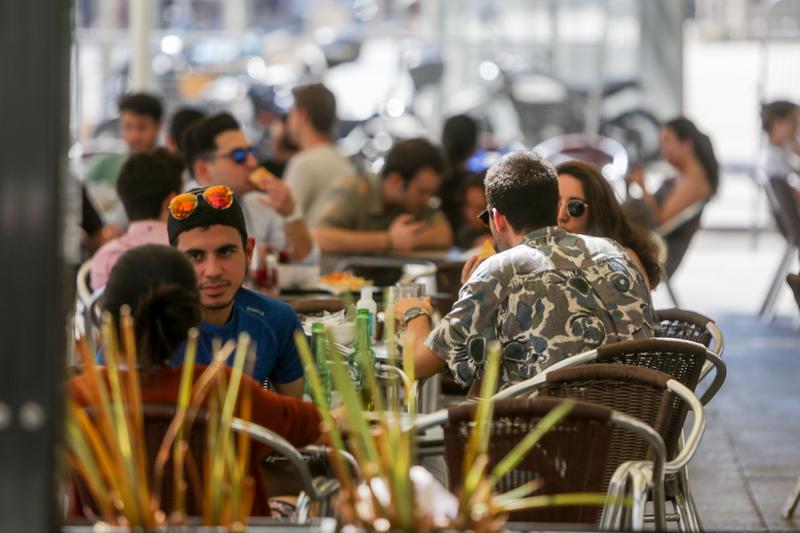 El consumo fuera del hogar se recupera de forma rápida en la desescalada con niveles de tráfico precrisis