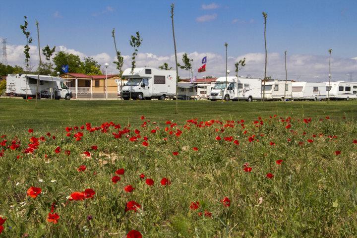 Los campings más económicos para ir de acampada este verano