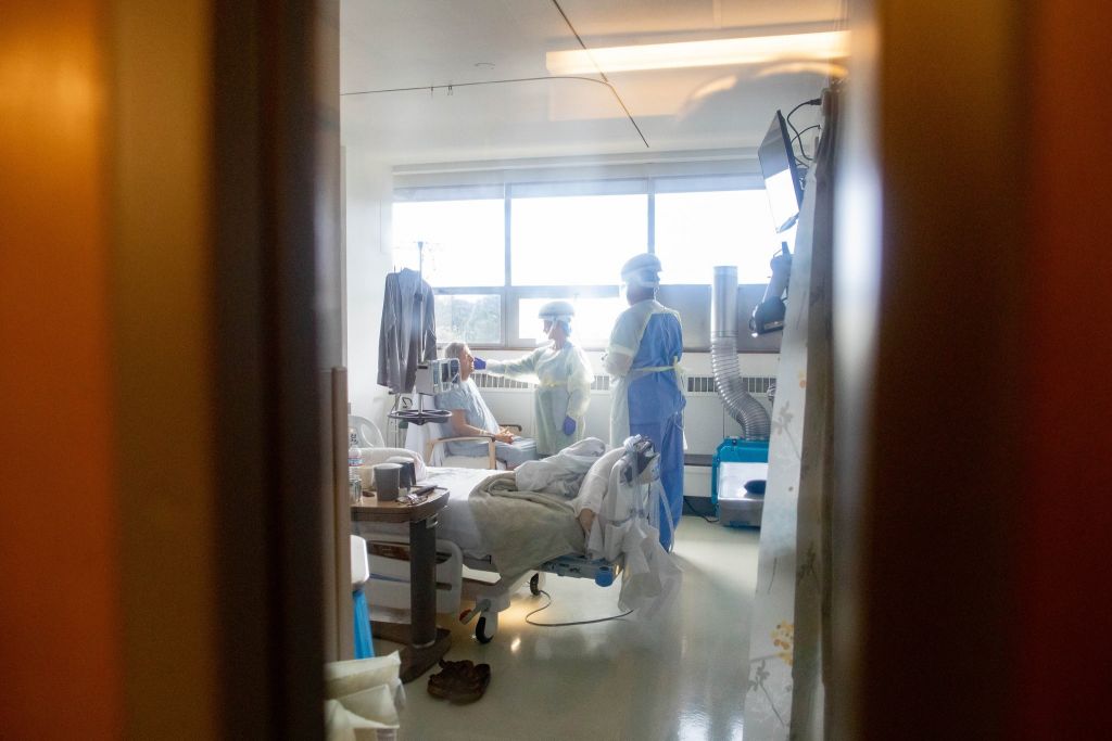 Delirios, el nuevo inquietante efecto del coronavirus: «Vi al diablo»
