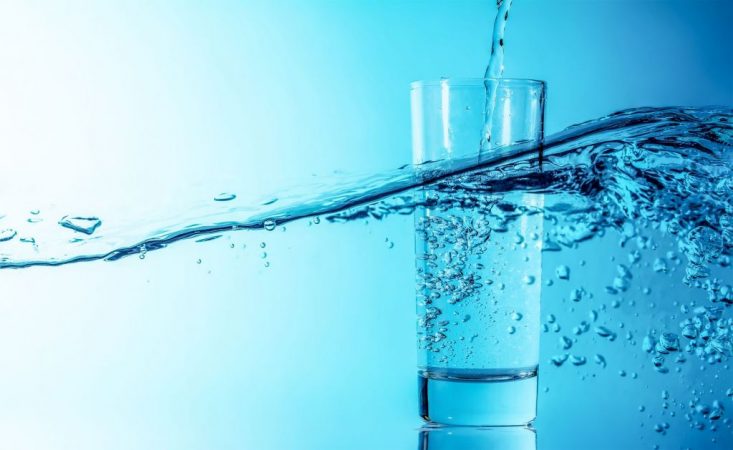 el agua de mar se puede beber y es beneficiosa para la salud Merca2.es