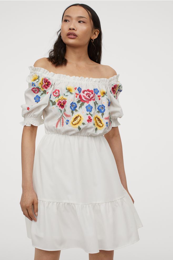 vestido bordado