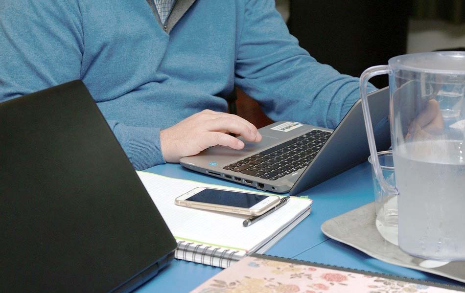 Más de 3 millones de personas teletrabajan en España de manera habitual