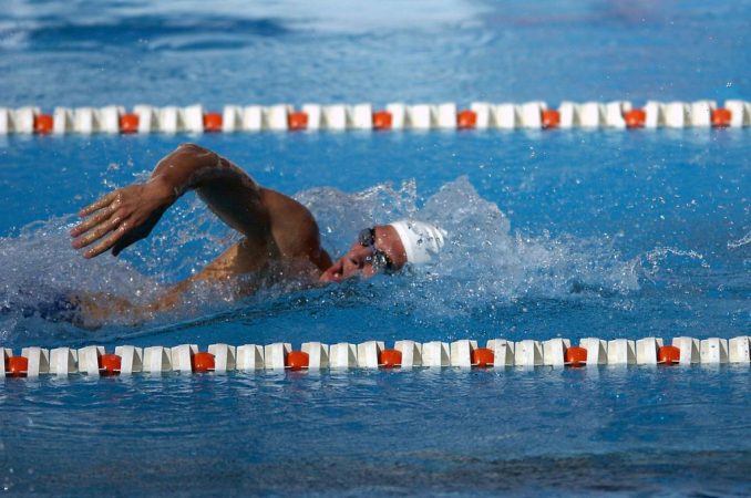 ejercicios natacion calorias