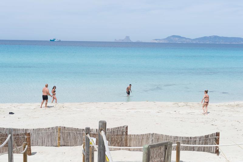 Baleares, Andalucía y Canarias, destinos favoritos de los españoles para el verano