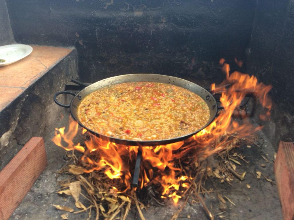 paella fuego de leña, paella de marisco