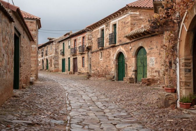 Castrillo de los Polvazares (León)  pueblos