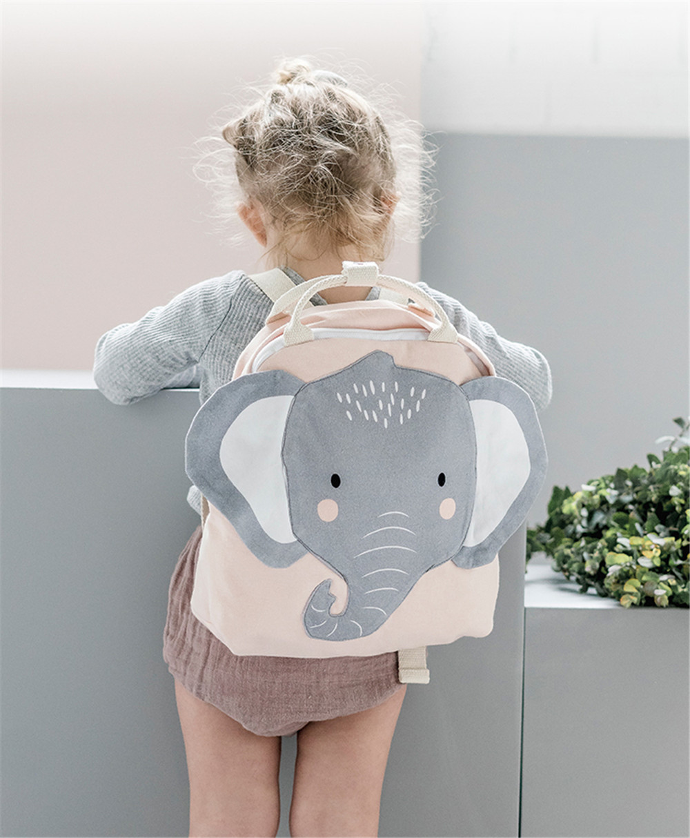 mochila con animales