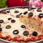 Cómo hacer una pizza exprés a la sartén que no engorda ni un gramo