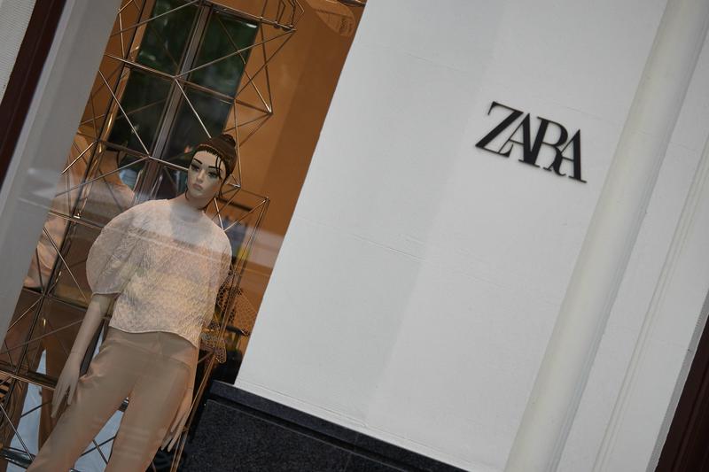 Los clientes de Zara pueden reservar probador con el móvil