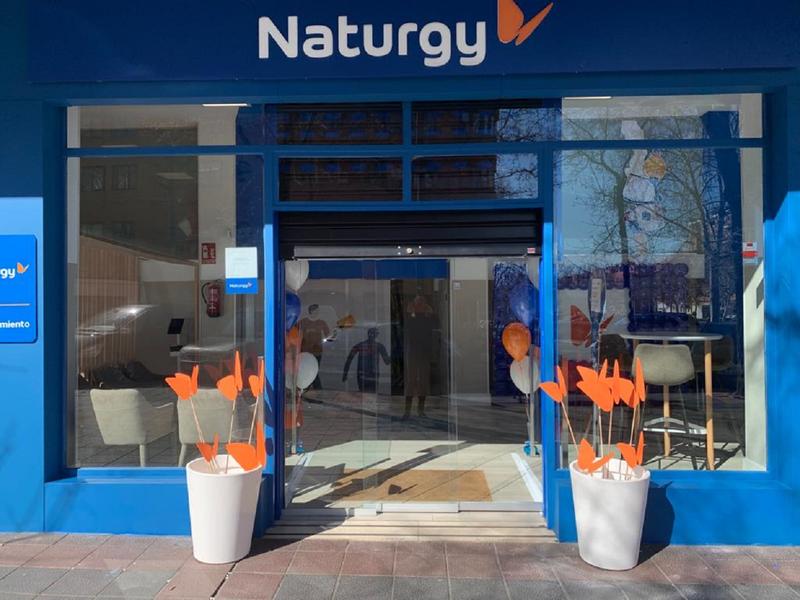 Naturgy acuerda con uno de sus proveedores de GNL revisar las condiciones comerciales de los contratos de gas