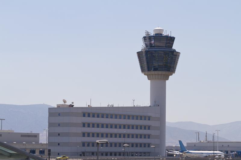 Indra implementará un sistema de vigilancia del tráfico aéreo y radares en el Aeropuerto de Atenas