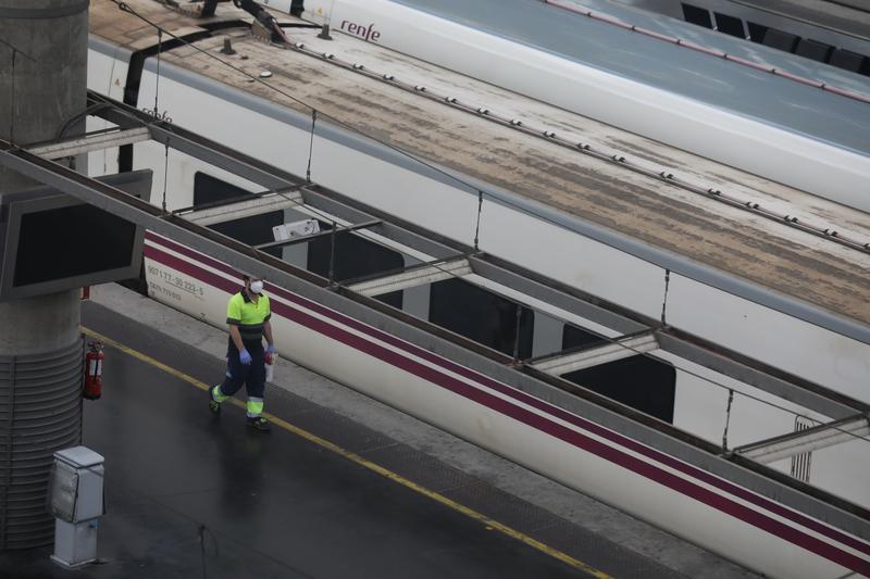 Renfe constata un número «residual» de personas con fiebre en sus estaciones de tren