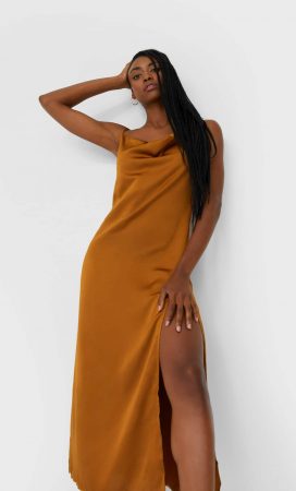 vestido lencero stradivarius