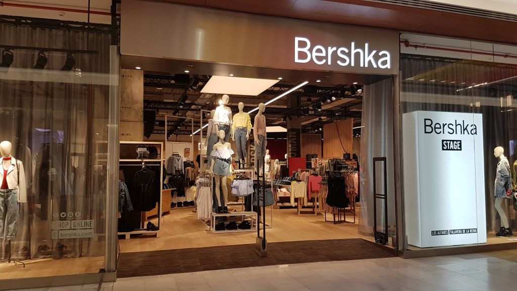 Prendas de Bershka para crear un fondo de armario con poco dinero