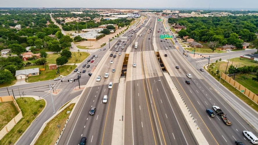 Las dos caras de Ferrovial: volverá a las pérdidas y triplicará su Ebitda