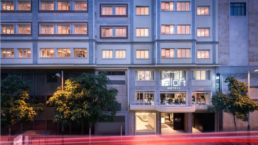 Las pernoctaciones hoteleras moderan su caída en agosto hasta el 64,3%