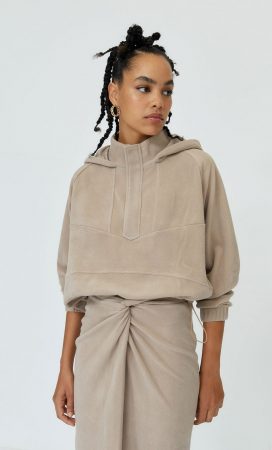 Sudaderas de Stradivarius que agotan el stock en las tiendas en horas 1 Merca2.es sudadera polar