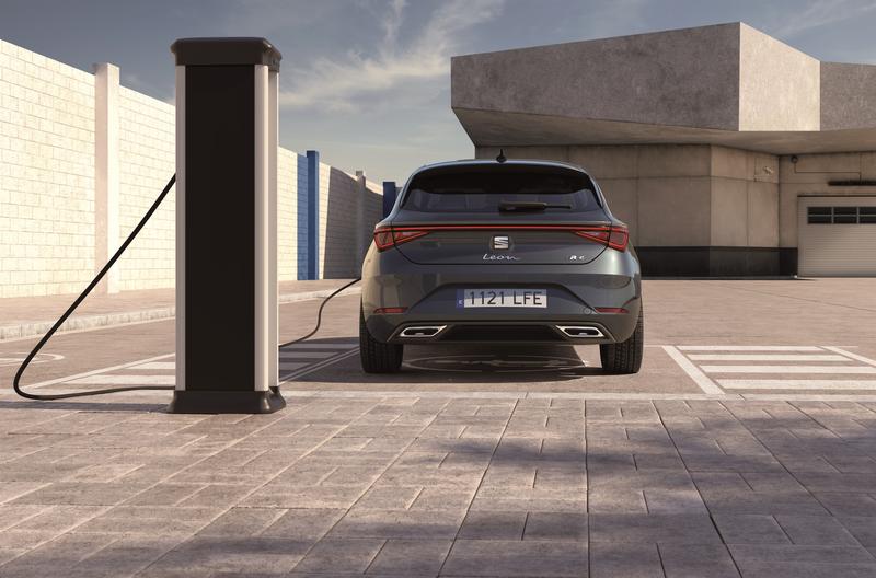Seat ya admite pedidos del nuevo León e-Hybrid