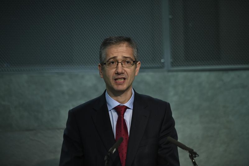 De Cos dice que la política económica no puede sostener sectores sin actividad