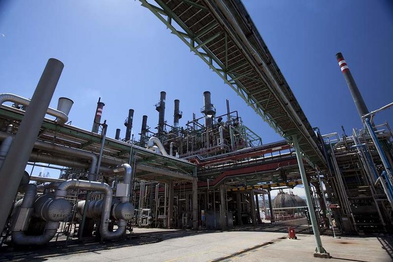 Repsol detendrá parte de su refinería en Puertollano tras la operación de mantenimiento de una planta