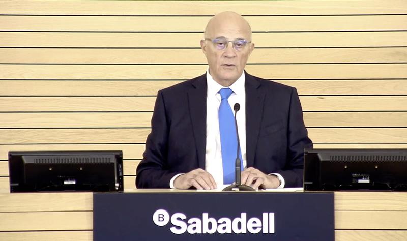 Banco Sabadell no tomará parte en una posible operación corporativa hasta 2021