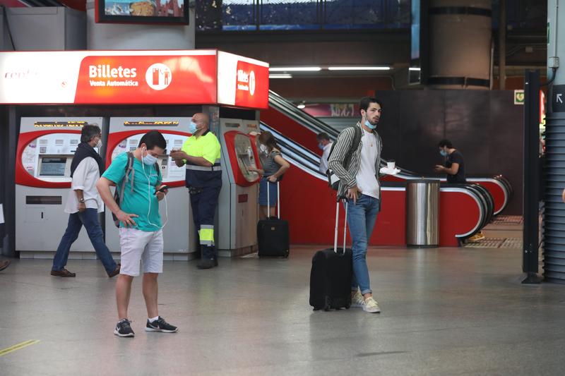 Renfe lanza un ultimátum a las empresas que revenden sus billetes de tren