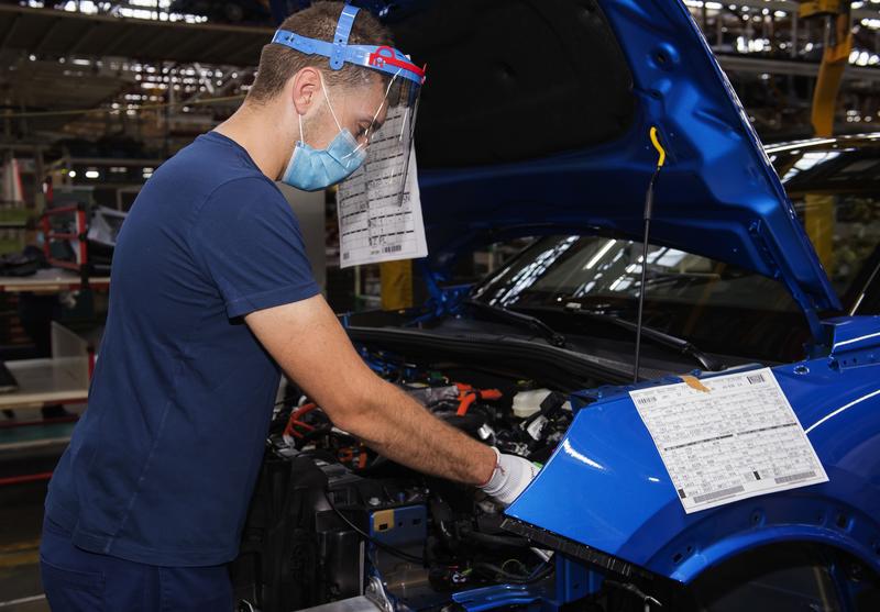 La producción de vehículos cae casi un 30% hasta septiembre